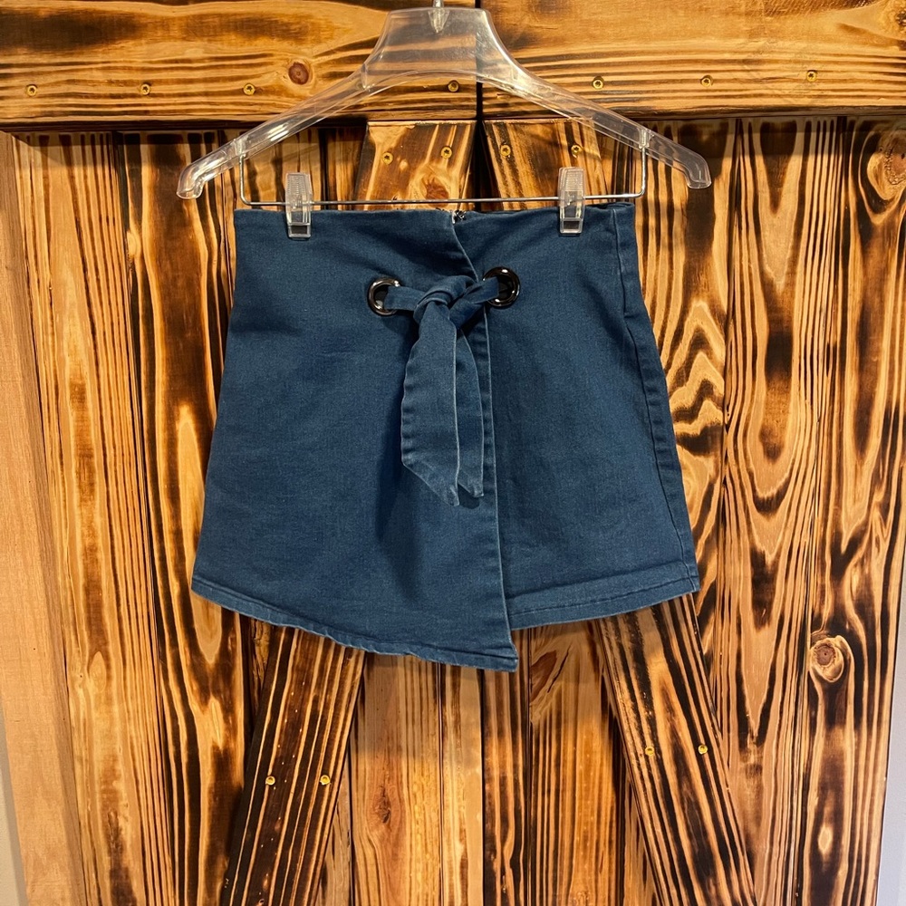 Stylish Blue Skort with Tie